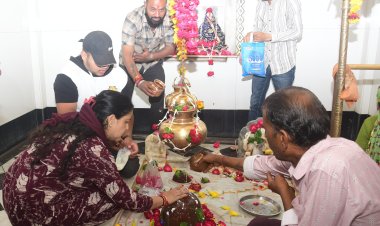 पवित्र माह सावन शुरू होते ही शिव मंदिरों में बढ़ने लगे श्रद्धालु, गूंज रहा हर-हर महादेव