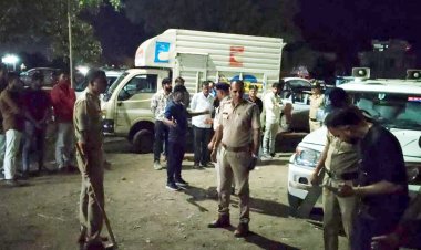 होटल-ढाबों व रोड किनारे बैठे लोगों की पुलिस ने की चेकिंग