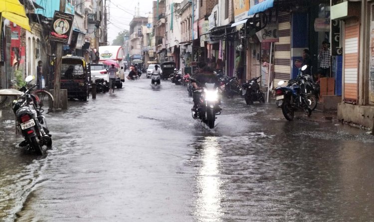 जावरा में रात भर में हो गई करीब 3 इंच बारिश, कुल आंकड़ा 18 के पास पहुंचा