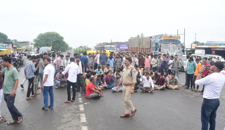 करणी सेना ने किया हाईवे जाम, हरदा में जीवन सिंह और समर्थकों की गिरफ्तारी से है नाराज
