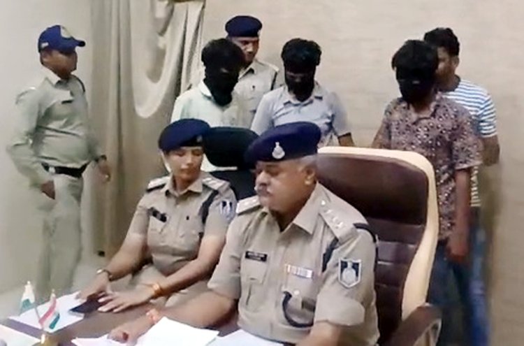 दुकान कर्मचारी ने ही रात में चोरी करवाई और सुबह मालिक को फोन लगाया साहब अपने यहां तो चोरी हो गई