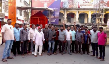 नगर पालिका सफाई कर्मचारी हड़ताल पर उतरे, आज शहर में शुरू नहीं हुई सफाई, जगह-जगह पड़े कचरे के ढेर