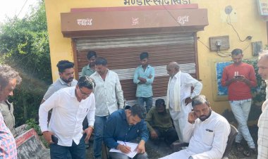 सादाखेड़ी में सेल्समैन पर राशन घोटाले का आरोप, राशन कार्ड में इंट्री कर ली लेकिन राशन नहीं दिया