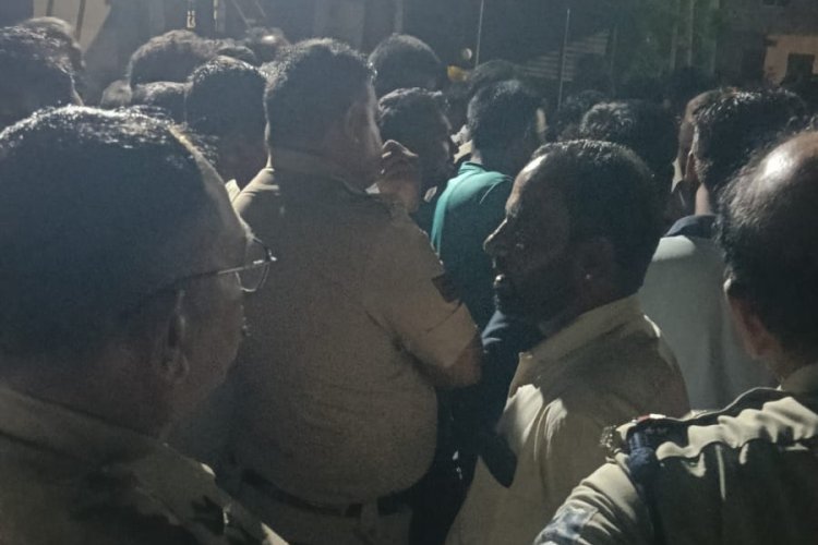 अघोषित बिजली कटौती से नाराज ग्रामीणों ने उपलई ग्रिड भी घेरा, एक दिन पहले कालूखेड़ा ग्रिड घेरा था
