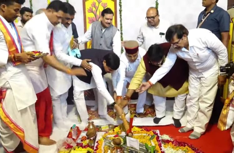 मुख्यमंत्री डॉ. यादव व राज्यपाल गेहलोत ने किया जावरा-उज्जैन ग्रीनफील्ड फोरलेन का भूमिपूजन, जावरा क्षेत्र से भी बसें भरकर नागदा पहुंचे थे लोग
