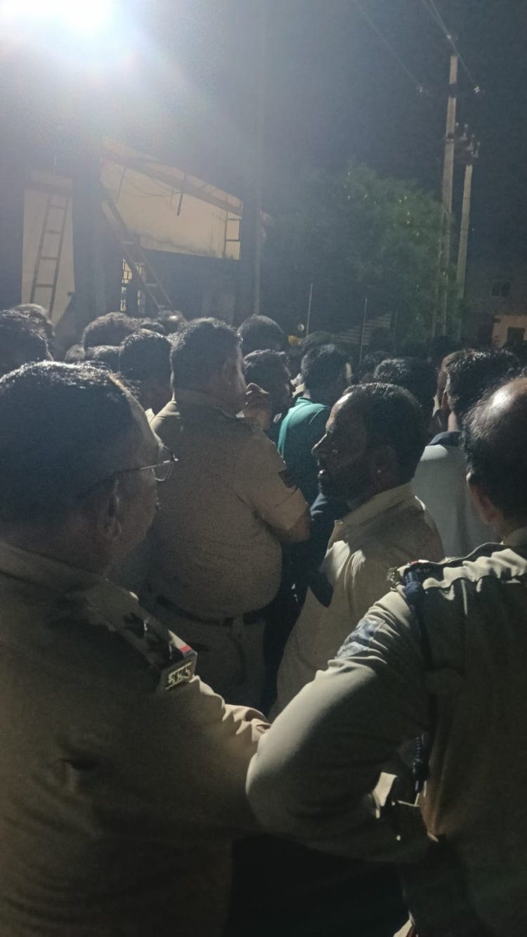 अघोषित बिजली कटौती से नाराज ग्रामीणों ने उपलई ग्रिड भी घेरा, एक दिन पहले कालूखेड़ा ग्रिड घेरा था